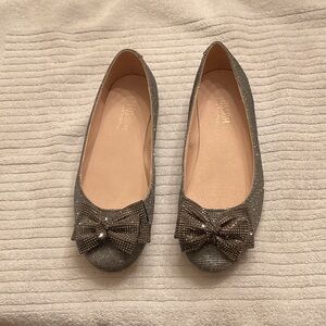 Elegant Gray Bow Flats